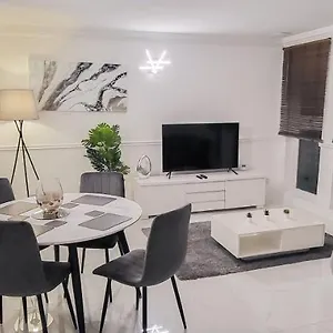 https://2-bed-apartment-canary-wharf-morland-apartments.cambridgehotelsuk.com